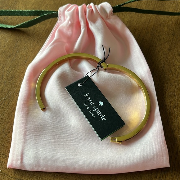 ♠️NWT! KATE SPADE BANGLE BRACELET ♠️ - Picture 2 of 3